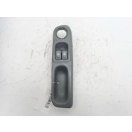 Commande leve-vitre avant gauche