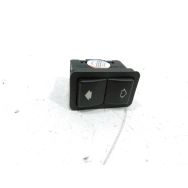 Commande leve-vitre avant droit