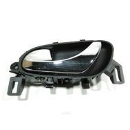 Poignee interieure porte avant gauche