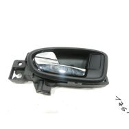 Poignee interieure porte avant gauche