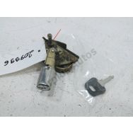 Serrure de porte avant droite