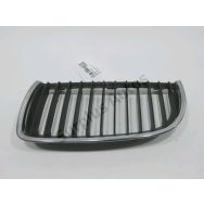Grille de calandre gauche