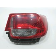 Feu arrière droit