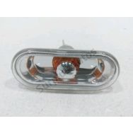 Repetiteur d'aile droit