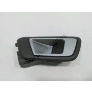 Poignee interieure porte arriere gauche