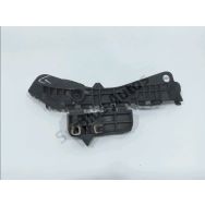 Support gauche de pare-choc arriere