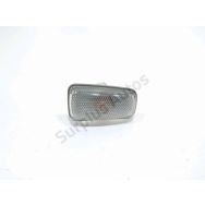 Repetiteur d'aile droit