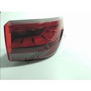 Feu arrière droit