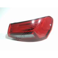 Feu arrière droit