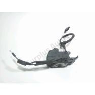 Serrure de porte avant droite