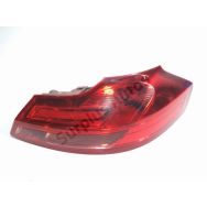 Feu arrière droit