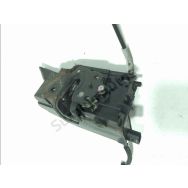 Serrure de porte avant droite