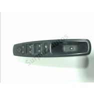 Commande lève-vitre avant gauche