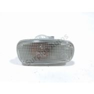 Repetiteur d'aile droit