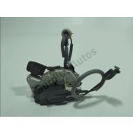 Serrure de porte avant droite