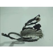 Serrure de porte avant gauche