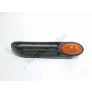 Repetiteur d'aile droit