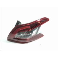 Feu arriere droit
