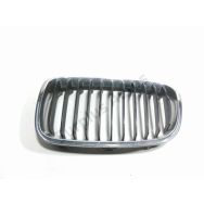 Grille de calandre gauche