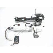 Poignée extérieure avant gauche