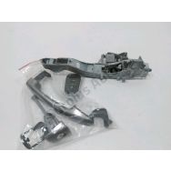 Poignee exterieure avant gauche