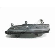 Feu diurne avant droit