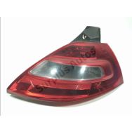 Feu arriere droit