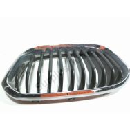 Grille de calandre gauche
