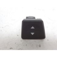 Commande leve-vitre avant droit