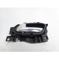 Poignee interieure porte avant gauche