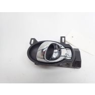 Poignee interieure porte avant gauche