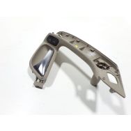 Poignee interieure porte avant gauche