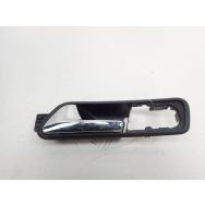 Poignee interieure porte avant gauche