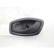 Poignee interieure porte avant gauche