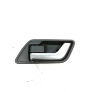 Poignee interieure porte avant gauche