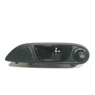 Poignee interieure porte avant gauche