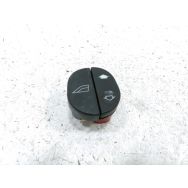 Commande lève-vitre avant droit