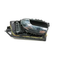 Poignee interieure porte avant gauche