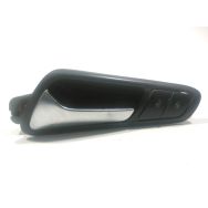 Poignee interieure porte avant gauche