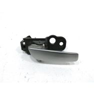 Poignee interieure porte avant gauche