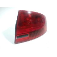 Feu arriere droit
