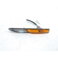 Repetiteur d'aile gauche