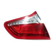 Feu arrière intérieur gauche