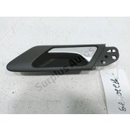 Poignee interieure porte arriere gauche