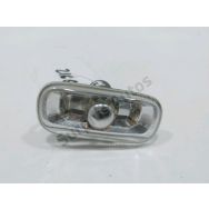 Repetiteur d'aile droit