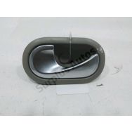 Poignee interieure porte avant gauche