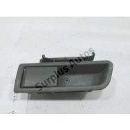 Poignee interieure porte avant gauche