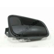 Poignee interieure porte avant gauche