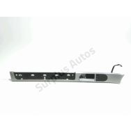 Poignee interieure porte avant gauche