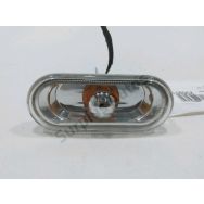 Repetiteur d'aile droit